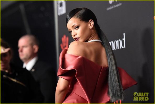 photo 16 in Rihanna gallery [id784123] 2015-01-06 00:00:00