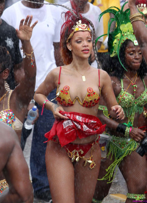 photo 24 in Rihanna gallery [id425588] 2011-10-05 00:00:00
