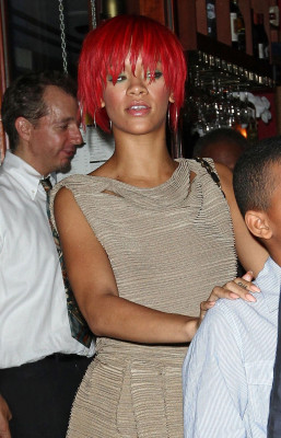 photo 10 in Rihanna gallery [id603307] 2013-02-06 00:00:00
