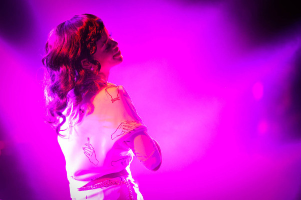 photo 18 in Rihanna gallery [id585517] 2012-11-24 00:00:00