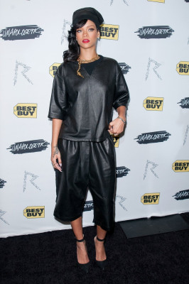 photo 24 in Rihanna gallery [id706553] 2014-03-06 00:00:00