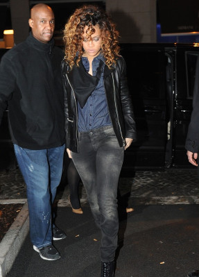 photo 8 in Rihanna gallery [id446171] 2011-12-15 00:00:00