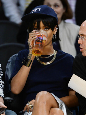 photo 24 in Rihanna gallery [id683226] 2013-12-09 00:00:00