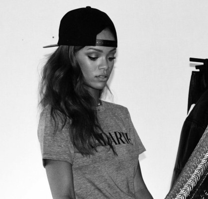 photo 20 in Rihanna gallery [id684880] 2013-12-17 00:00:00