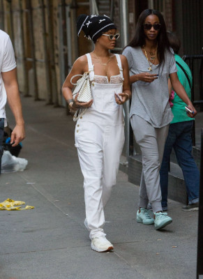 photo 27 in Rihanna gallery [id829122] 2015-09-09 00:00:00