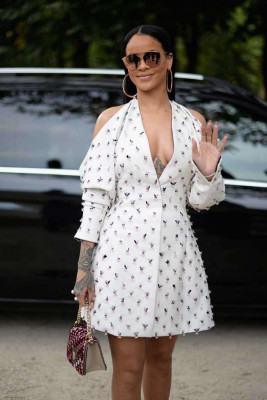 photo 16 in Rihanna gallery [id914535] 2016-10-03 00:00:00