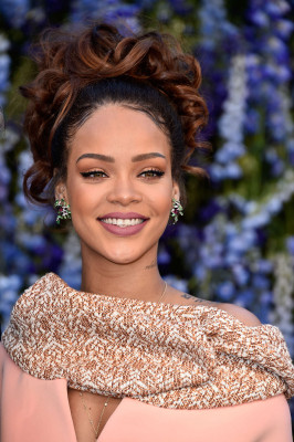 photo 27 in Rihanna gallery [id834375] 2015-10-05 00:00:00