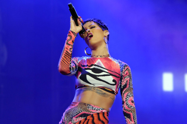 photo 28 in Rihanna gallery [id569448] 2012-10-11 00:00:00