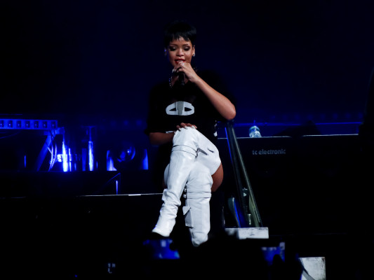 photo 8 in Rihanna gallery [id669174] 2013-10-14 00:00:00