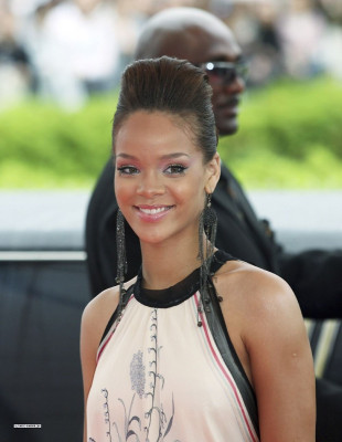 photo 28 in Rihanna gallery [id136834] 2009-02-24 00:00:00