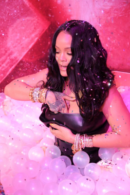 photo 4 in Rihanna gallery [id1061130] 2018-04-11 00:00:00
