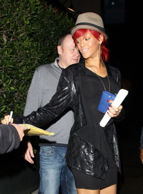 photo 26 in Rihanna gallery [id305829] 2010-10-21 00:00:00