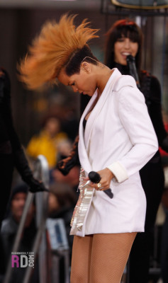 photo 7 in Rihanna gallery [id582842] 2012-11-19 00:00:00
