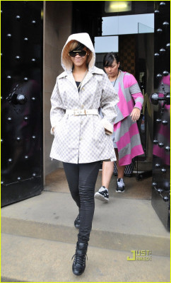 photo 22 in Rihanna gallery [id266127] 2010-05-24 00:00:00