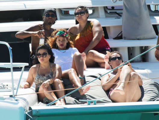 photo 24 in Rihanna gallery [id823311] 2015-08-10 00:00:00