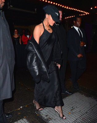 photo 5 in Rihanna gallery [id847422] 2015-11-23 00:00:00