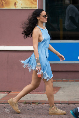 photo 5 in Rihanna gallery [id856597] 2015-12-30 00:00:00