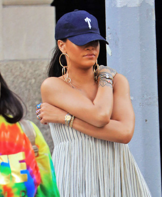photo 4 in Rihanna gallery [id889826] 2016-05-30 00:00:00