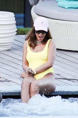 photo 26 in Rihanna gallery [id906812] 2016-08-19 00:00:00