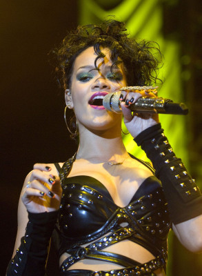 photo 13 in Rihanna gallery [id128913] 2009-01-16 00:00:00