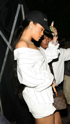photo 15 in Rihanna gallery [id911655] 2016-09-17 00:00:00