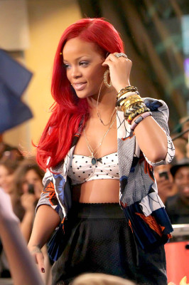 photo 24 in Rihanna gallery [id315749] 2010-11-19 00:00:00
