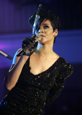 photo 12 in Rihanna gallery [id592448] 2012-12-24 00:00:00