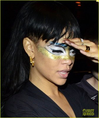 photo 7 in Rihanna gallery [id592270] 2012-12-23 00:00:00