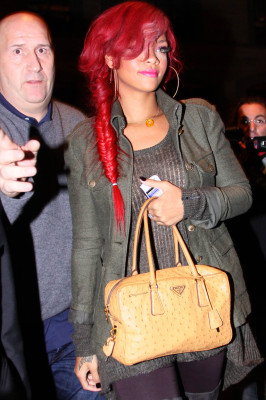 photo 6 in Rihanna gallery [id313010] 2010-11-15 00:00:00