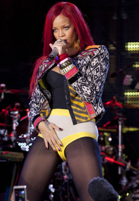 photo 25 in Rihanna gallery [id314887] 2010-11-18 00:00:00