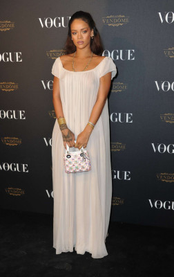 photo 21 in Rihanna gallery [id840297] 2015-10-26 00:00:00