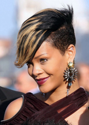 photo 19 in Rihanna gallery [id194782] 2009-10-07 00:00:00