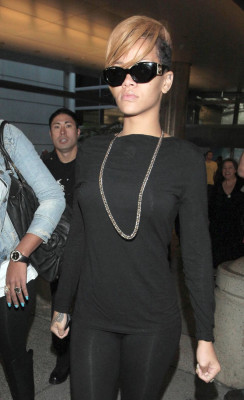 photo 4 in Rihanna gallery [id216365] 2009-12-02 00:00:00
