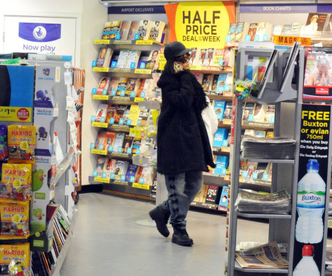 photo 18 in Rihanna gallery [id720630] 2014-04-16 00:00:00