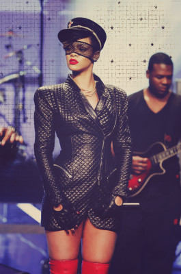 photo 24 in Rihanna gallery [id565794] 2012-10-01 00:00:00