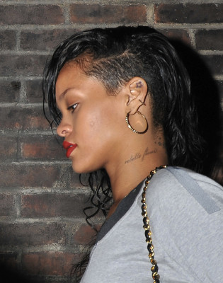 photo 11 in Rihanna gallery [id581557] 2012-11-18 00:00:00