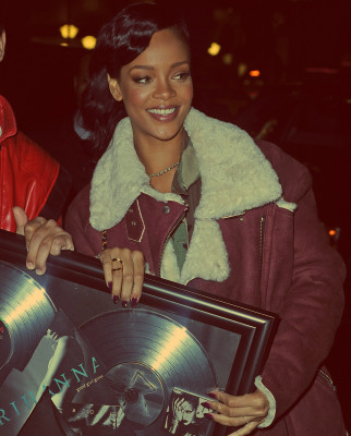 photo 4 in Rihanna gallery [id581565] 2012-11-18 00:00:00