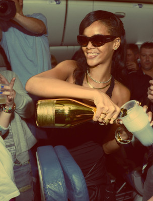 photo 5 in Rihanna gallery [id583383] 2012-11-20 00:00:00