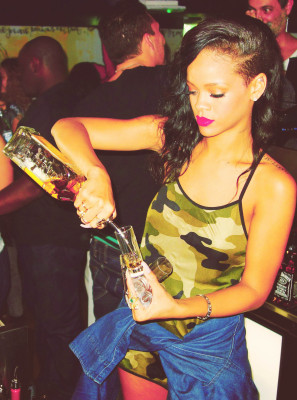 photo 6 in Rihanna gallery [id584077] 2012-11-20 00:00:00