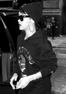 photo 26 in Rihanna gallery [id664091] 2013-09-19 00:00:00