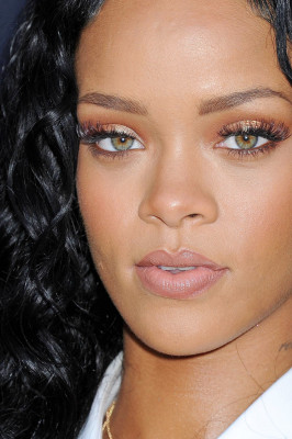 photo 15 in Rihanna gallery [id695627] 2014-01-30 00:00:00