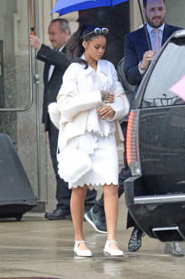 photo 11 in Rihanna gallery [id823615] 2015-08-13 00:00:00