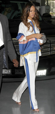 photo 20 in Rihanna gallery [id608176] 2013-02-24 00:00:00