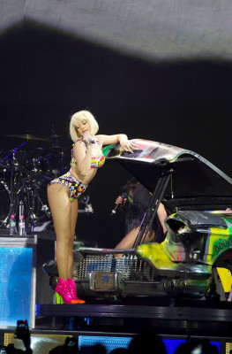 photo 11 in Rihanna gallery [id452392] 2012-01-18 00:00:00