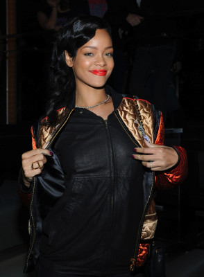 photo 26 in Rihanna gallery [id581321] 2012-11-13 00:00:00