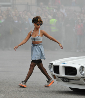 photo 28 in Rihanna gallery [id423483] 2011-09-29 00:00:00