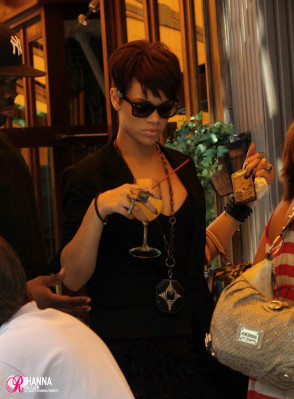 photo 4 in Rihanna gallery [id139548] 2009-03-10 00:00:00