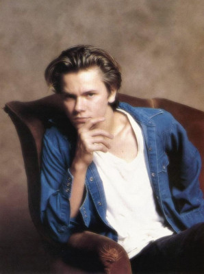 photo 19 in River Phoenix gallery [id54273] -0001-11-30 00:00:00