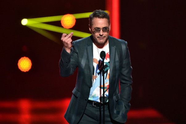 Robert Downey Jr - 45th People&#039;s Choice Awards in Santa Monica 11/10/2019