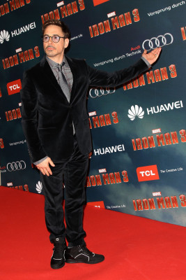 Robert Downey Jr - &#039;Iron Man 3&#039; Premiere in Paris 04/14/2013